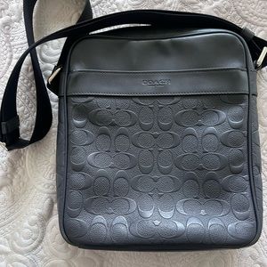 Coach Leather messenger bag. Very beautiful and stylish